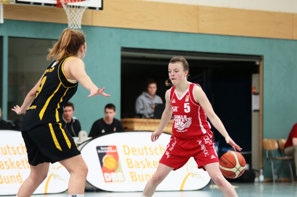 Girls Baskets Ziehen Ins Playoff Viertelfinale Ein Regionalheute De