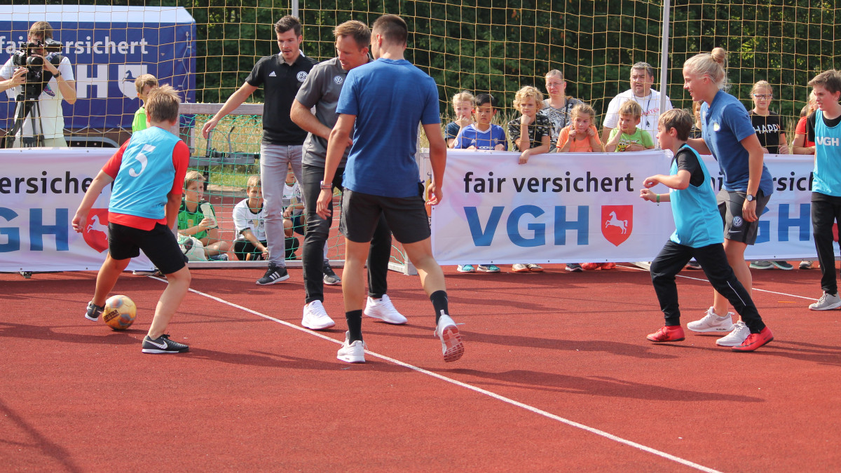 Profis In Der Schule VfL Wolfsburg Zu Gast An Der IGS Lengede