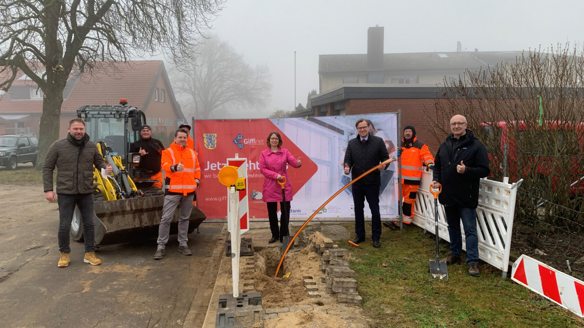 Spatenstich F R Breitbandausbau In Altendorf Erfolgt Regionalheute De