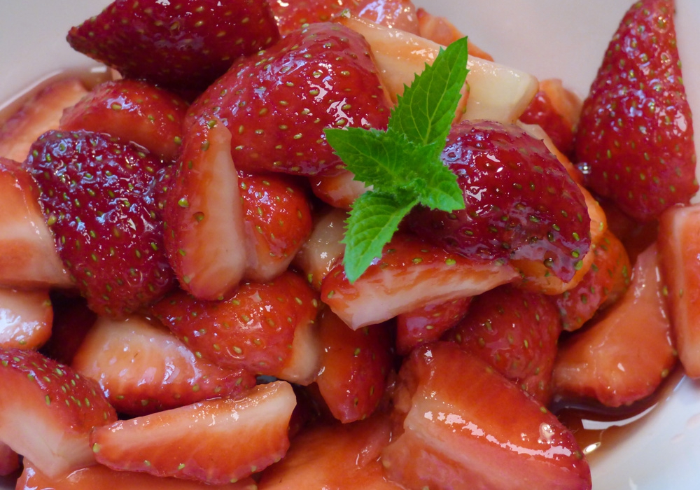 Fragole con aceto balsamico - Erdbeeren mit Balsamico Essig ...