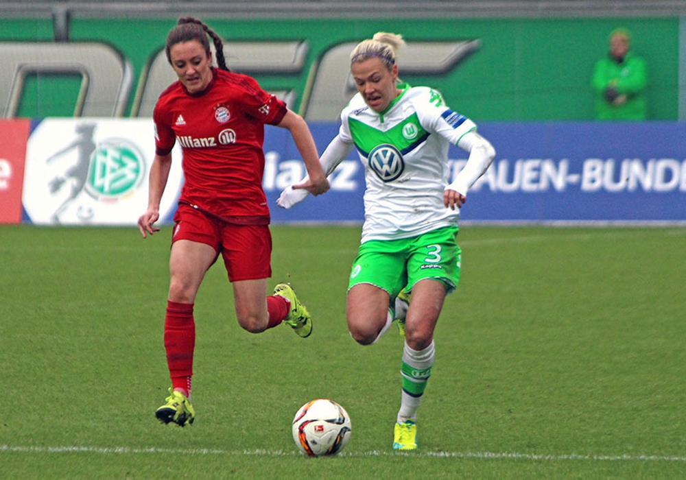 VfL Wolfsburg OffensivAllrounderin Jakabfi bleibt bis 2018