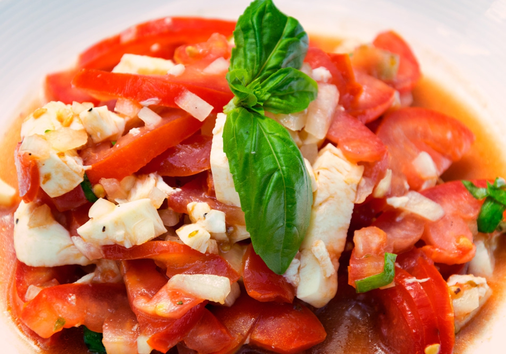 Tomatensalat mit Büffelmozzarella | regionalHeute.de