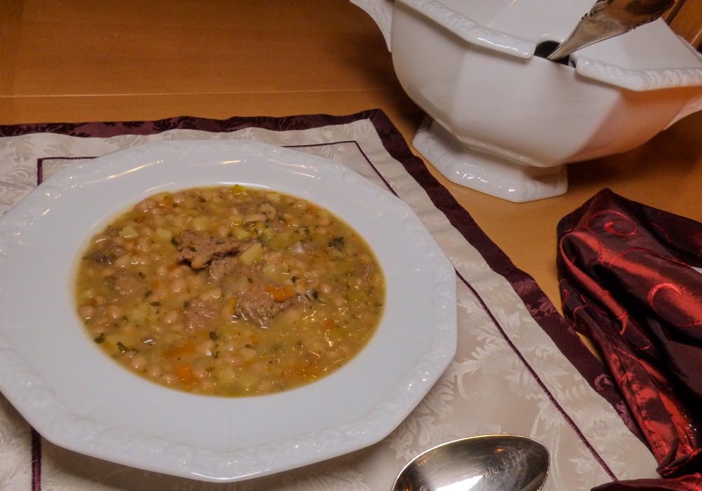 Schnelle Gerichte: Weiße Bohnensuppe mit Bregenwurst | regionalHeute.de