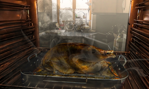 Der Gänsebraten gelingt in nur sechs einfachen Schritten.