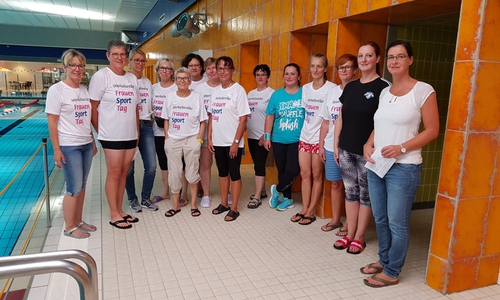  Das Team hinter dem Sporttag. Rechts außen dieNiedersächsische Landtagsabgeordnete Veronika Koch.