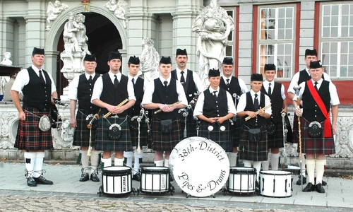 The 38th District Pipes & Drums eröffnen die Celtic Christmas Nacht. Foto: Privat