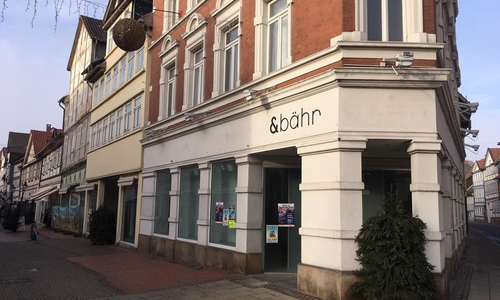 Die Bähr-Immobilien stehen schon seit vielen Jahren leer. Foto: Alexander Dontscheff