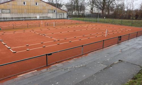 Der Sportausschuss stimmte einer Förderung für einen weiteren Tennisplatz zu. Foto: Anke Donner 