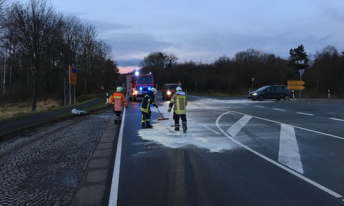 Die Feuerwehr kümmerte sich zunächst um die besonders gefährdeten Bereiche. Foto: Maik Wermuth, Feuerwehr Grasleben