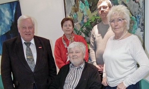Der Vorstand des ADAC Ortsclubs Helmstedt lädt die Mitglieder zum Neujahrsempfang ein:  Vorstand Heinz Bottke (von links), Karin Bottke, Achim Klaffehn, Christian Bottke Jutta Geißler. Foto:  ADAC