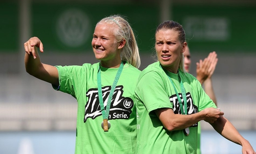 Der Saisonstart steht für Pernille Harder, Lara Dickenmann und den VfL Wolfsburg. Foto: Agentur Hübner