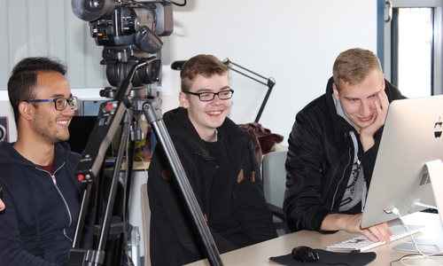 Zwei zehnte Klassen des Theodor-Heuss-Gymnasiums und eine Realschulklasse aus dem Bildungszentrum durften von Montag bis Mittwoch Filmluft schnuppern.Foto: Landkreis Wolfenbüttel 