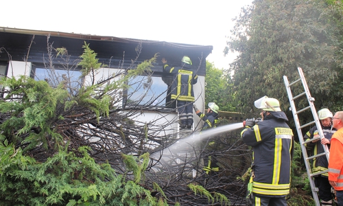 In Hohenhameln kam es am Nachmittag zu einem Brand. Foto: Feuerwehr Hohenhameln. 