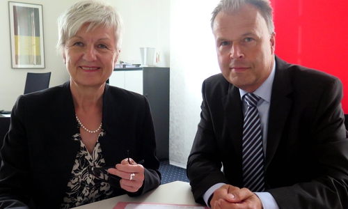 Landrätin Christiana Steinbrügge und der als erster Kreisrat gewählte Heiko Beddig während eines gemeinsamen Termins. Foto: Landkreis Wolfenbüttel