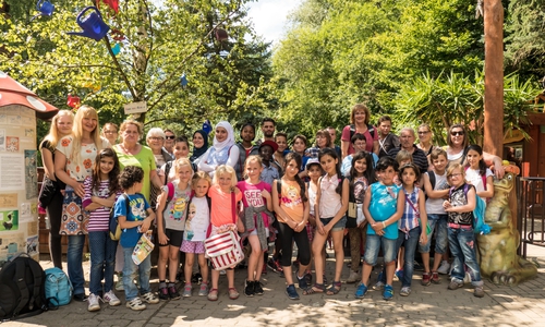 Die Organisatorinnen Anja Voges (zweite von rechts) und Sabine Rehse (zweite von links) zeigten sich sehr zufrieden und bedankten sich bei allen Mitwirkenden für das herzliche Engagement sowie bei der Koordinierungsstelle für Migration und Teilhabe des Landkreises Goslar für die finanzielle Förderung des Integrationsprojektes. Foto: Netzwerk Mensch