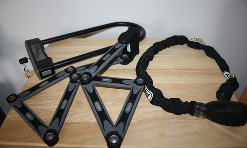 Die Polizei rät dazu sichere Fahrradschlösser wie diese zu benutzen. Foto: Werner Heise