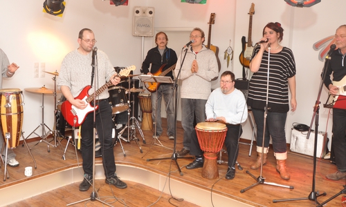 Die Wolfenbütteler Kraftzwerge werden zusammen mit zwei anderen Bands für Stimmung sorgen. Foto: Lebenshilfe