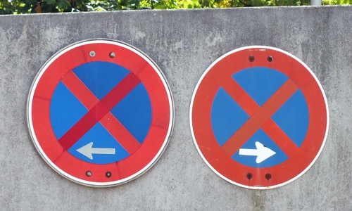 Zwei Haltverbotsstrecken zum Nachdenken. Foto: Kreisverkehrswacht Helmstedt e.V.