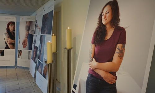  Trauer-Tattoo-Ausstellung des Beerdigungsinstituts Gebauer.