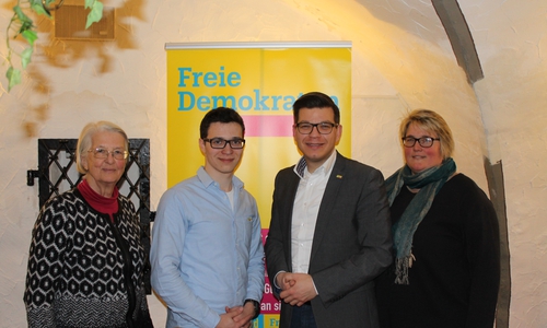 Gunda Reichenbach, Max Weitemeier, Björn Försterling und Susanne Huck (von links) fahren zur Landesvertreterversammlung, um die Landesliste zur Bundestagswahl mit zu bestimmen. Foto: Pierre Balder
