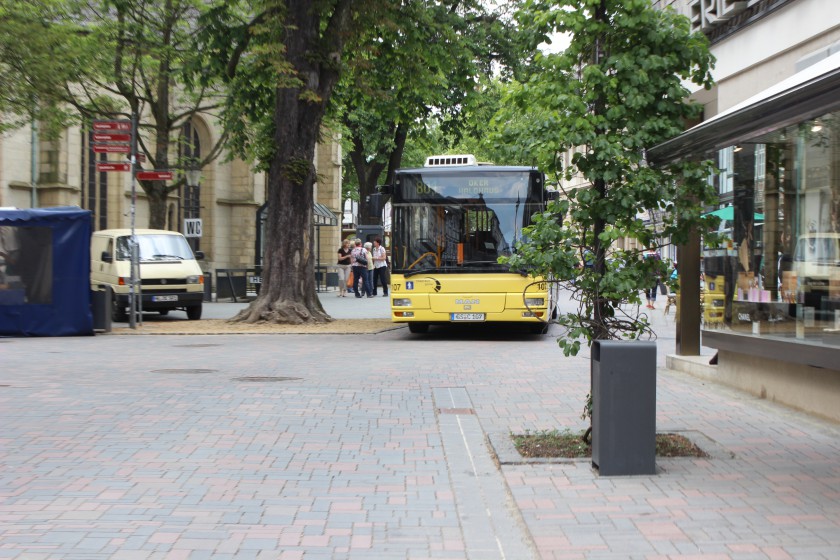 Wie lang darf der Weg mit dem Bus zur Schule dauern? | regionalHeute.de