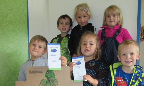 Die Kindertagesstätte Sonnenschein in Remlingen
recycelt für die Bildung - Aus gebrauchten Druckerpatronen werden neue Bücher
und Spielsachen. Foto: Himbert 