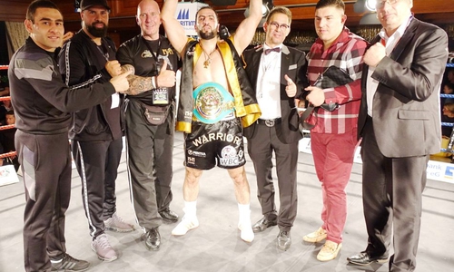 Von links nach rechts: Sieger Sevak Miroyan (Super-Weltergewicht), Trainer Jihad Ali Khan, Dirk Schröder (Cornerman), WBC-Asia Continental Titelgewinner Armenak Hovhannisyan, Holger Gräbedünkel (Sponsor), Kenan Hukic (Promotor) und Karl-Heinz Wolpers (Management MH Boxing), Foto: MH Boxing
