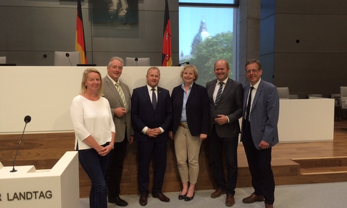 Frank Oesterhelweg empfing den  Sonderbeauftragten Neuseelands im Landtag. Foto: Sabine König