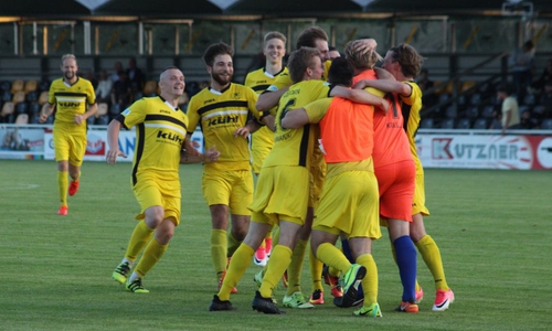 MTV Gifhorn bejubelt mit Matchwinner Tobias Krull den Einzug in die 2. Runde des Niedersachsen Pokals. Foto: Fabian Rampas