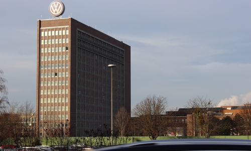 Nun doch - Volkswagen will die Produktion stoppen. (Symbolbild) 