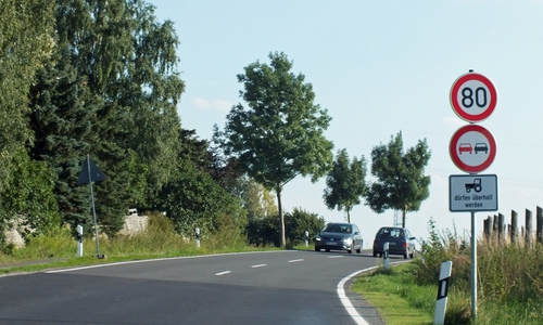 Mit einer Neuregelung der Geschwindigkeitsbegrenzung sowie des Überholverbots soll die B 244 zwischen Groß Sisbeck und Groß Twülpstedt als Unfallschwerpunkt entschärft werden. Foto: Kreisverkehrswacht Helmstedt