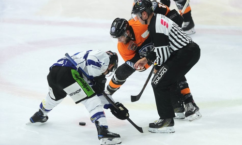Erst nach dem ersten Drittel agierten die Grizzlys auf Augenhöhe. Foto: Agentur Hübner
