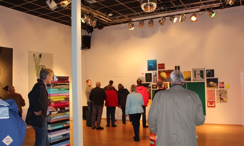 Mit der Vernissage am heutigen Freitagabend hat peng! im KOMM die Pforten in einen neuen Kunst-besetzten Raum geöffnet. Fotos/Video: Jan Borner