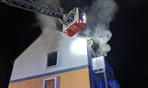 in der Richard Wagner Straße stand ein Wohnhaus in Brand. Fotos: Feuerwehr Helmstedt