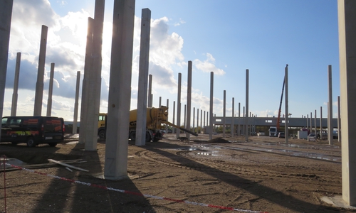Am Standort Flechtorf entstehen ein Logistikzentrum, Werkstätten und ein Bürogebäude.

Foto: Bertrandt Ingenieursbüro GmbH