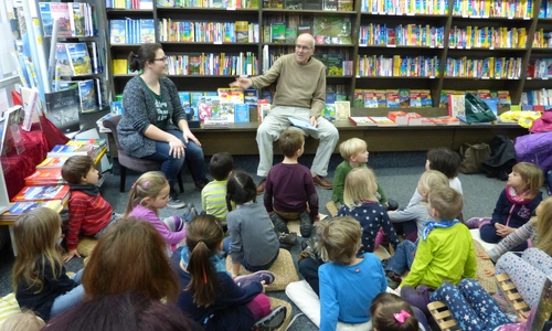 Ein Spaziergang bei ungemütlichem regnerischem Wetter führte die Kinder in die Wolfenbütteler Buchhandlung Bücher Behr. Foto: Privat