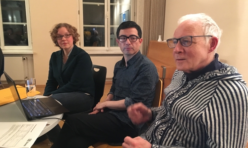Dr. Julia Verlinden, Gustavo Antonio Huertas und Pieter K.G. Welge diskutieren über Klage des peruanischen Bergbauern Saul Luciano Lliuya. Foto: Bündnis90/Die Grünen