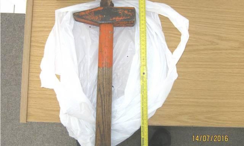 Wer kennt den Besitzer dieses Hammers. Foto: Polizei Wolfsburg