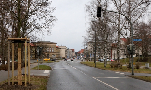 Die Ampelanlage am Jugendfreizeitzentrum ist defekt, doch eine Lösung ist in Sicht. Foto: Werner Heise