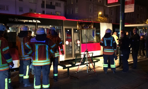 Kurz vor dem Wochenende kam es am Amalienplatz zu einem grausamen Unfall. Martin Dziuba von der 
Feuerwehr Braunschweig berichtet über das Einsatzgeschehen. Foto: Aktuell24(KR)