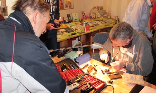 Im Repair-Café kann man vermeintlichen Elektroschrott vielleicht noch retten. Foto: Anke Donner