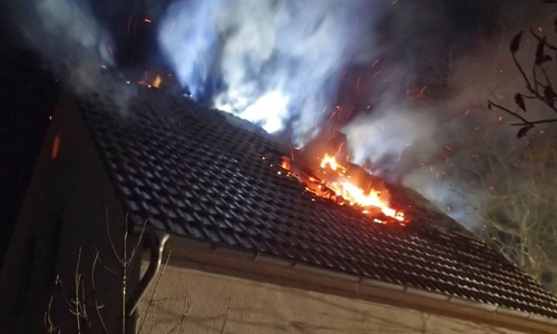 Anfang April brannte der Dachstuhl eines leerstehenden Hauses. Foto: Feuerwehr Helmstedt