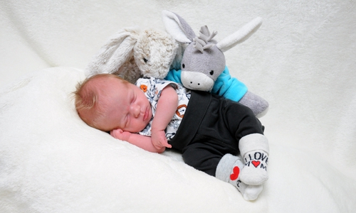 Herzlich Willkommen Sam Luc Homann Foto: babysmile24.de
