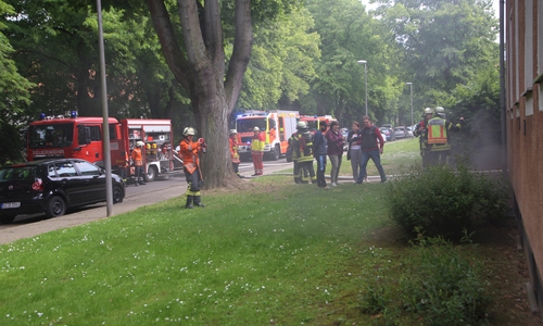 Ein Kinderwagen in einem Kellerraum hatte Feuer gefangen. Fotos: Rudolf Karliczek