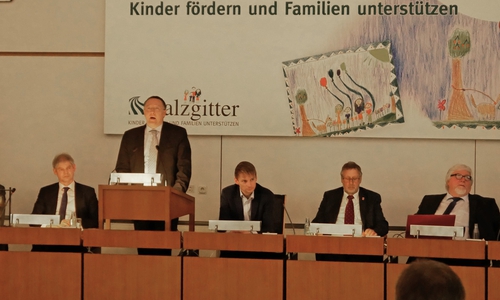 Michael Letter (SPD) stellte den gemeinsamen Antrag für das SZ-Mobil Ticket vor. Symbolfoto: Alexander Panknin