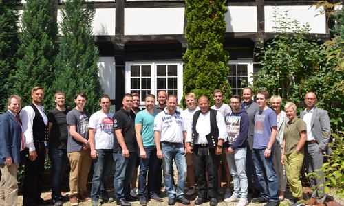 14 junge Handwerker aus dem Landkreis Helmstedt und der Stadt Wolfsburg haben die Teile III und IV der Meisterprüfung bestanden. Foto: Kreishandwerkerschaft Helmstedt-Wolfsburg