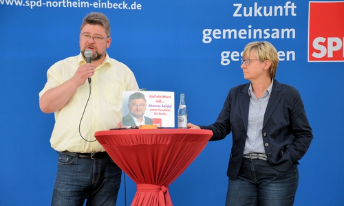 Kultusministerin Frauke Heiligenstadt moderierte die Veranstaltung mit Marcus Seidel. Foto: SPD