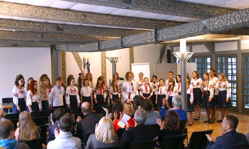 Der Kinderchor Vivat Musica aus der Ukraine gab im Ratssaal eine Kostprobe seines Könnens. Foto: Stadt Wolfenbüttel