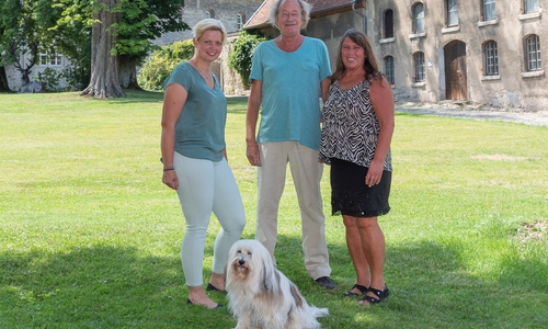 Cläre Lindenmaier, Leiterin EventGut mit Ulrich und Dietlinde Zacher von arte factum. Foto: Tanja Bischoff