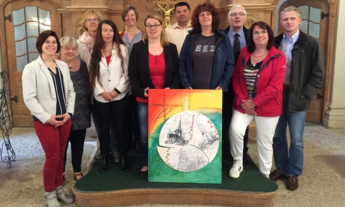 Der neue Kirchenvorstand der “Dreieinigkeitsgemeinde zu Schöppenstedt”
posierte am Zielort des Kirchenwandertags in der Kirche zu Sambleben. Foto: Dreieinigkeitsgemeinde zu Schöppenstedt